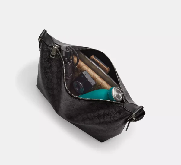 COACH FINN CROSSBODY BAG IN SIGNATURE CANVAS - CAJ91 (GUNMETAL/CHARCOAL/BLACK) - Image 4